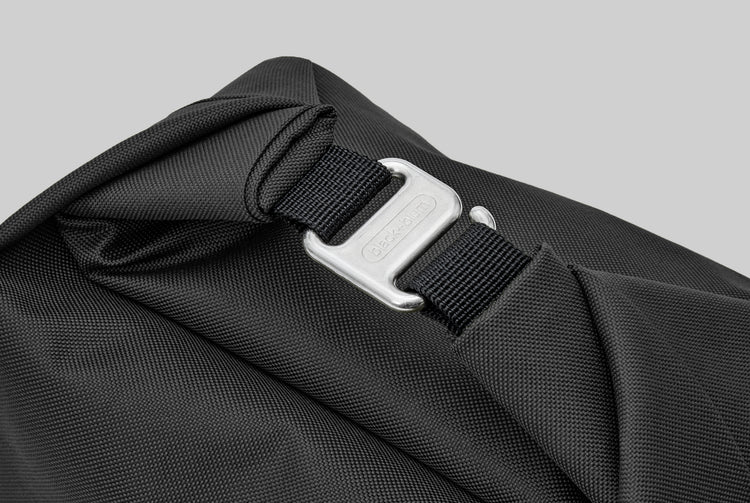 Black+Blum Lunch Bag 6.7L - sealed and secure